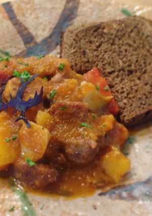 A picture of Pork Goulash (Schweinegulasch).