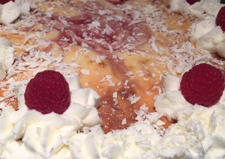 White Chocolate Raspberry Cheesecake w/ Oreo Crust White Chocolate Raspberry Cheesecake w/ Oreo Crust