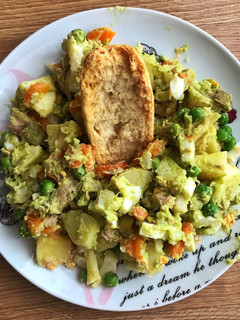 Una foto de Ensaladilla rusa de aguacate 🥑