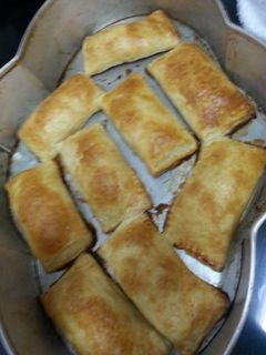 Una foto de Pastelitos de pollo o carne al horno