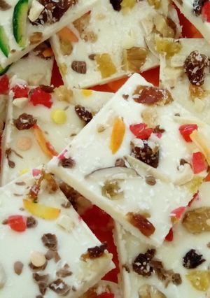 A picture of White Chocolate Bark.