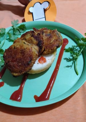 A picture of Shami kabab.
