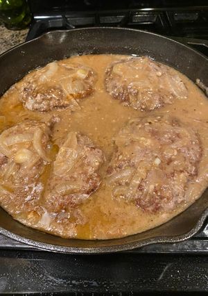 A picture of Salisbury Steak.