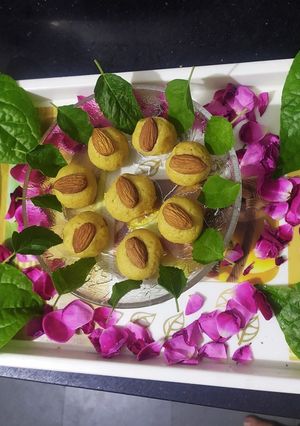 મગજ ની લાડુડી(Magas laddu recipe in Gujarati) રેસીપી મુખ્ય ફોટો