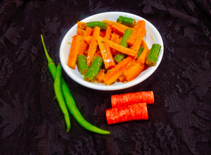 A picture of Instant Chilli And Carrots Pickle.