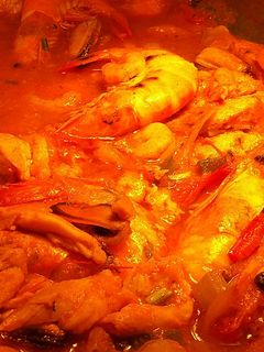 Una foto de Paella guisada a la marinera