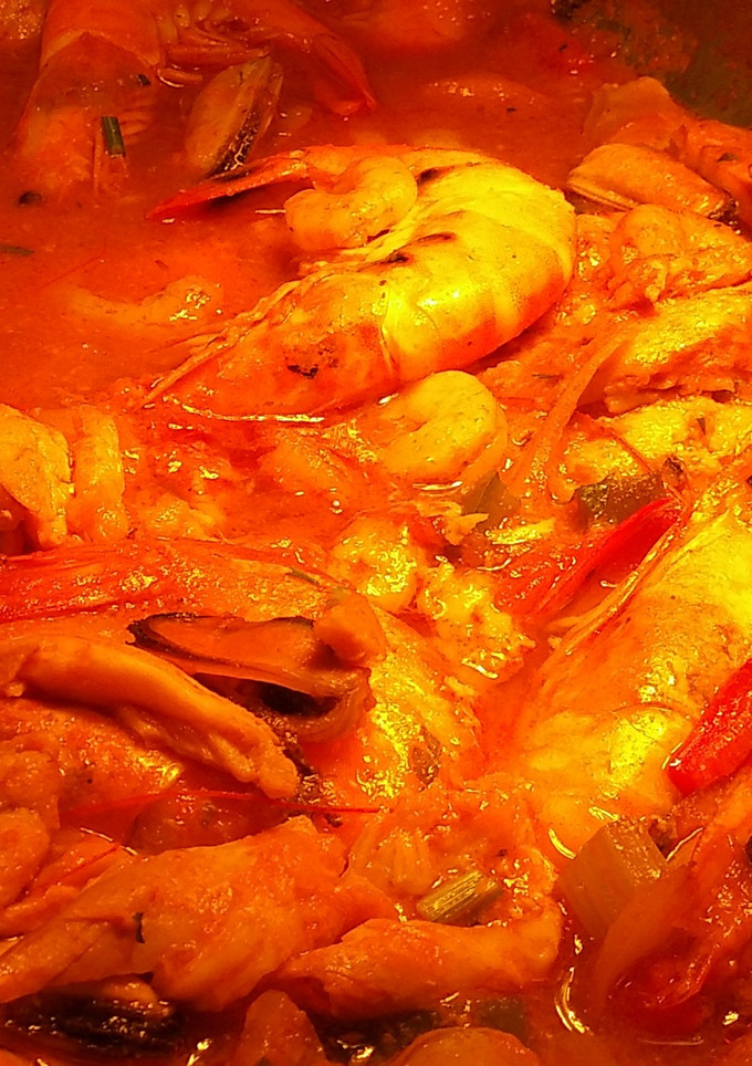 Una foto de Paella guisada a la marinera