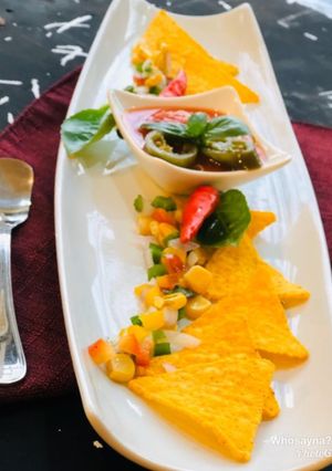 A picture of Whosyna’s Nachos Salad.