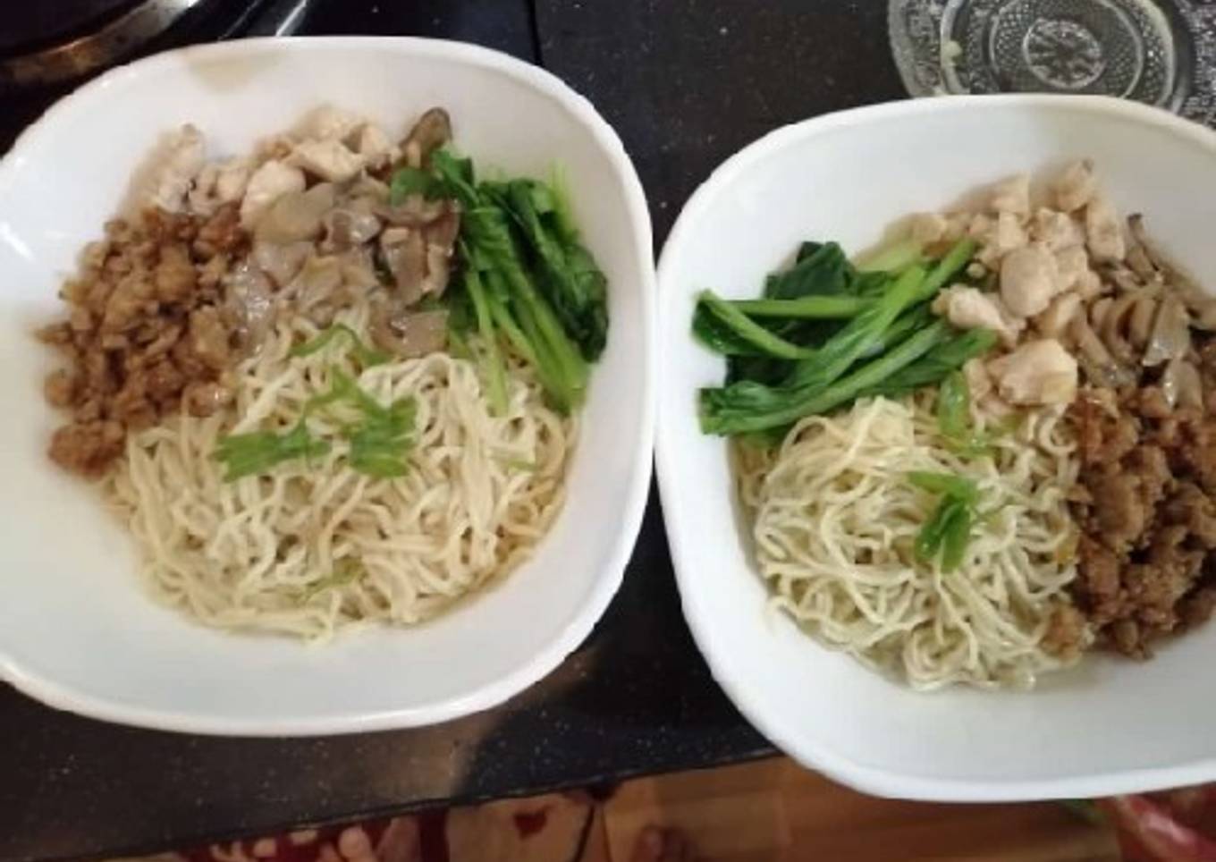 Mie Ayam Babi Kecap Jamur tumis