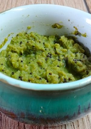 आवळ्याची चटणी (aavlyachi chutney recipe in marathi) रेसिपी चे मुख्य फोटो