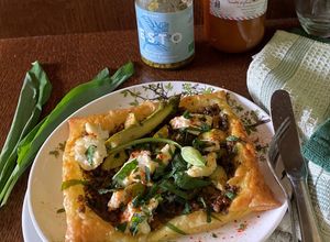 Une photo de Tartelette à la Brousse – Ail des Ours et Asperges Vertes
