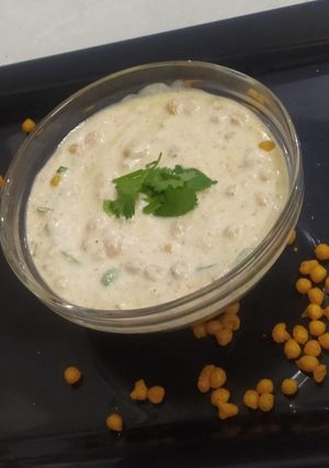 તીખી મમરી નુ રાઇતું (Tikhi Mamari Raita Recipe In Gujarati) રેસીપી મુખ્ય ફોટો