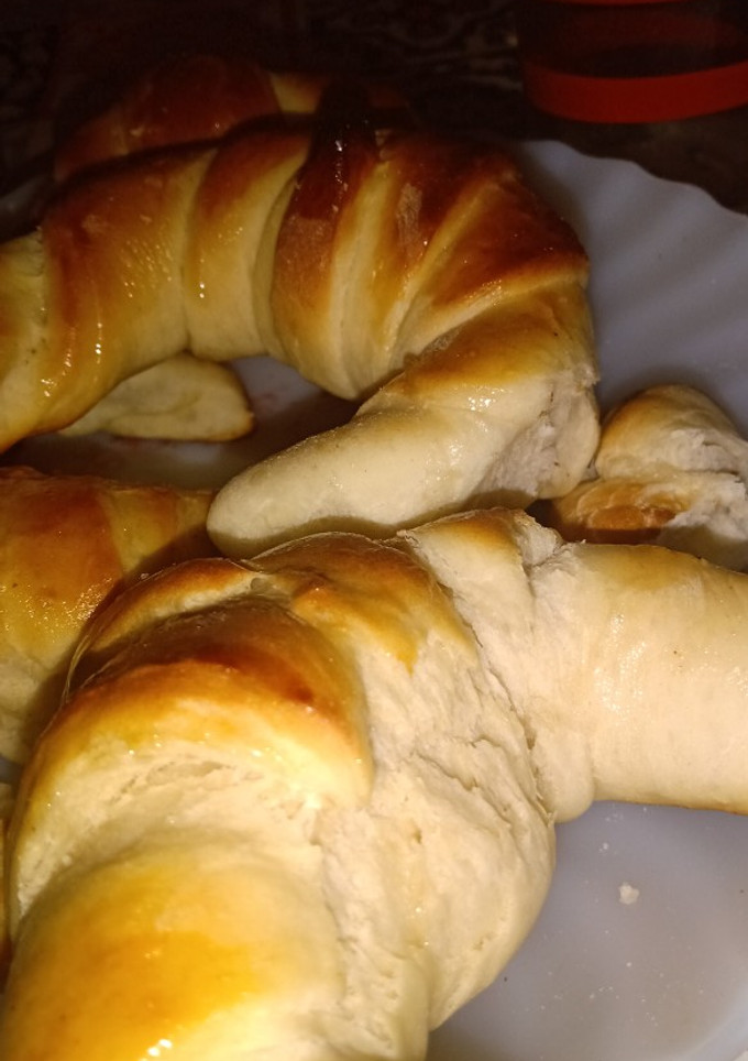 Una foto de Medialunas sin manteca y muy ricas !