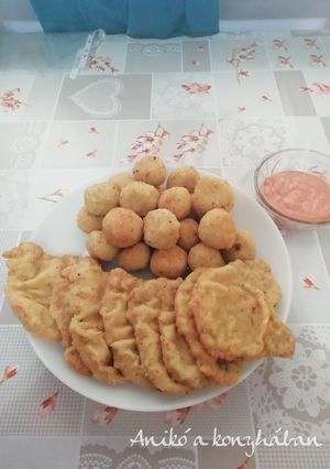 Rántott szelet rizsgolyóval, mártogatóssal 🌺 recept fotója