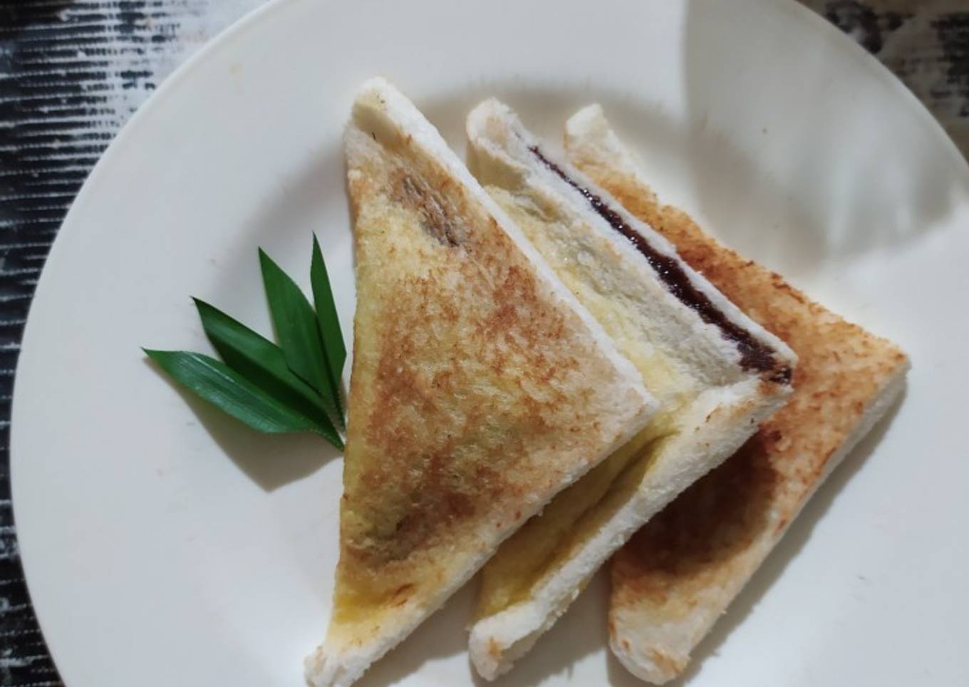 60. Roti Bakar Simple