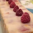 Tarta ligera de limón con frambuesas