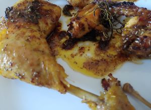 Foto principal de Pollo al Ast con Romero, tomillo, hierbabuena, perejil, clavo, 🍋 y especias Cajún