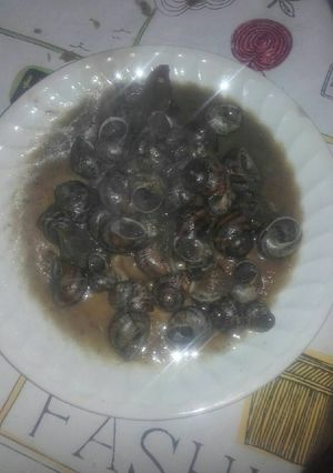 Una foto de Caracoles en salsa 