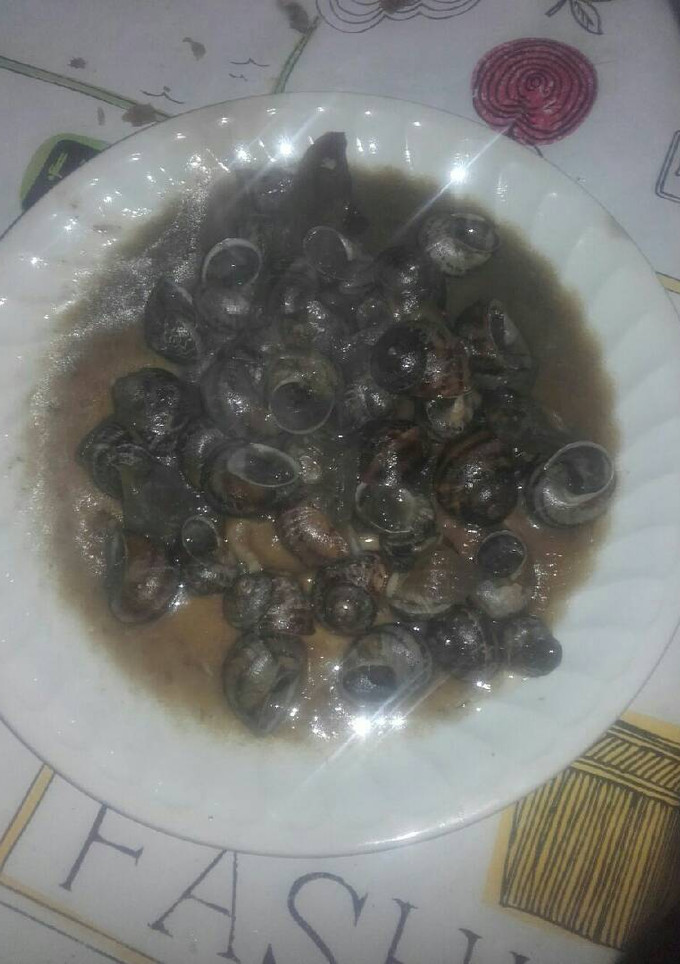 Una foto de Caracoles en salsa 