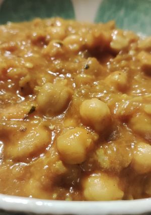 Foto principal de Curry de Garbanzos, Verdura y Pollo🍲