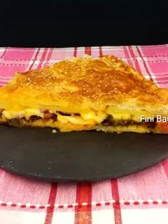 Una foto de Empanada de hojaldre de acelgas chorizo y bacon