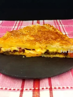 Una foto de Empanada de hojaldre de acelgas chorizo y bacon