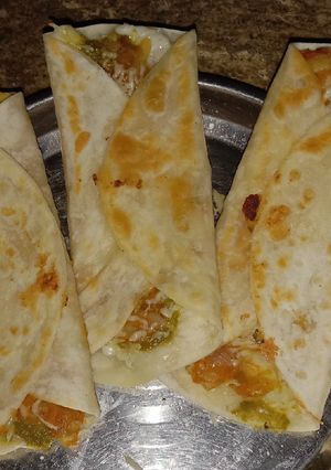 ચીઝ ફ્રેન્કી(Cheese Frankie Recipe in Gujarati) રેસીપી મુખ્ય ફોટો