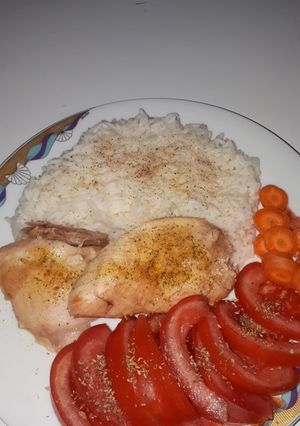 Φωτογραφία της συνταγής Κοτόπουλο & Ρύζι & Σαλάτα