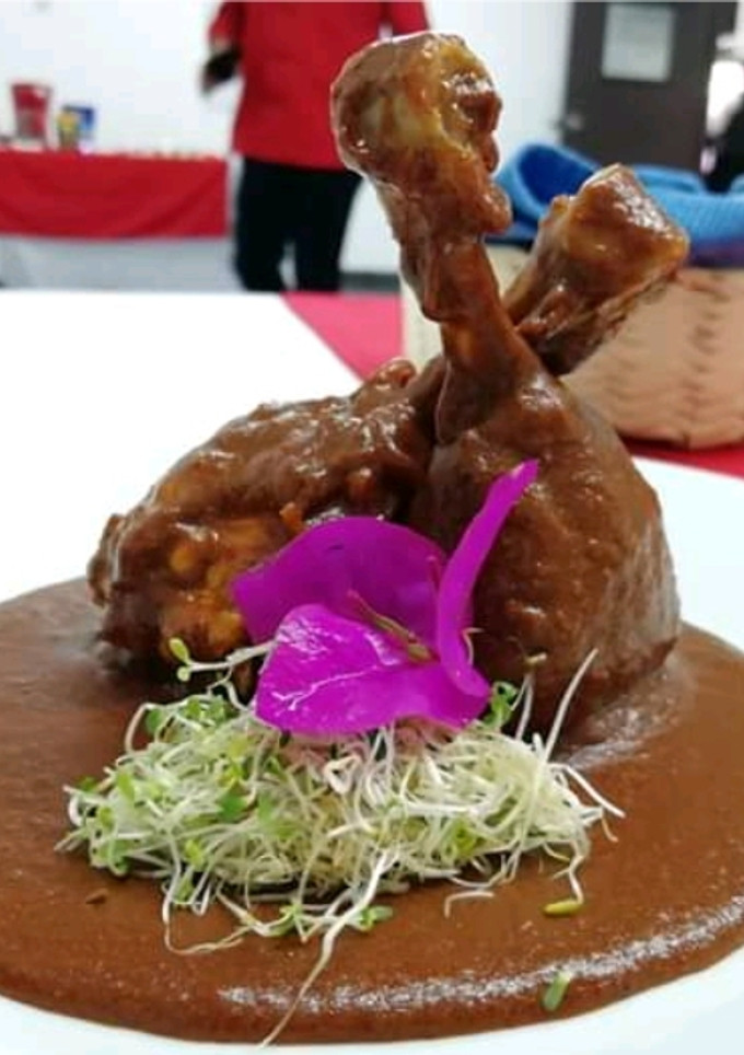 Una foto de Mole poblano de cero 🇲🇽