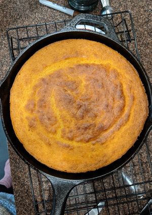 A picture of Southern Skillet Cornbread.