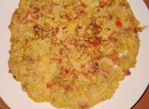 Una foto de Tortilla de repollo con longaniza. Carolina