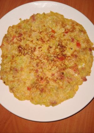 Una foto de Tortilla de repollo con longaniza. Carolina
