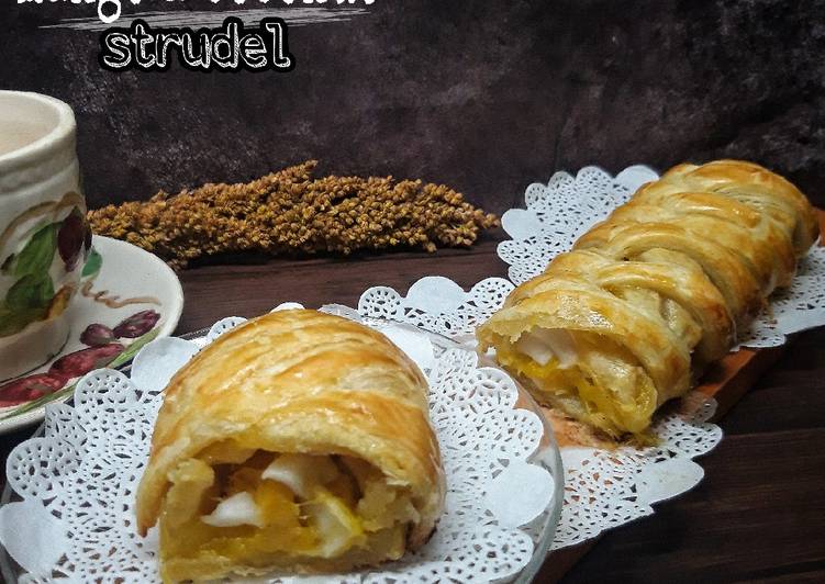 Mango & coconut strudel