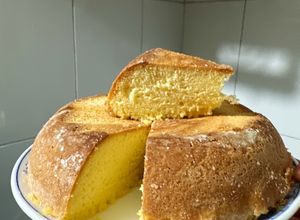 Hình của món Bánh Bông Lan làm bằng nồi cơm điện.