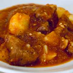 Una foto de Carne guisada con patatas como la de tu abuela