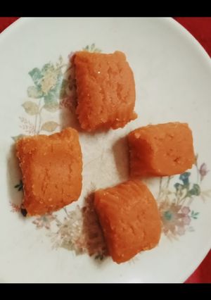 मूंग दाल बर्फी ( moong dal barfi recipe in Hindi रेसिपी मुख्य फोटो