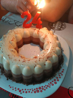 Una foto de Tarta tres chocolates