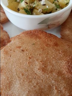 राजगिरा वरई पुरी भाजी (rajgira varai puri bhaji recipe in marathi) रेसिपी चे मुख्य फोटो