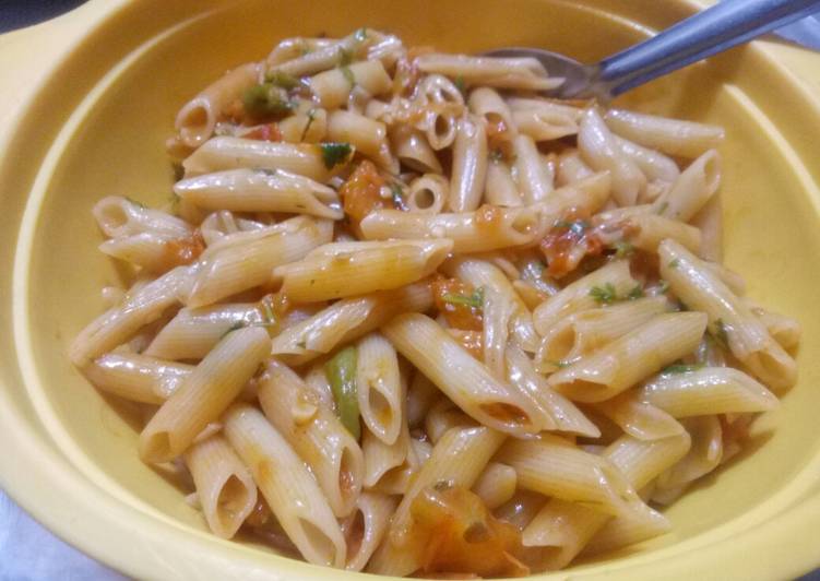 Tomato and Garlic pasta