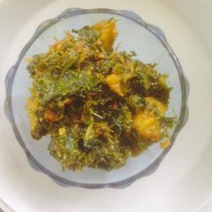 A picture of Garlicky methi aalu.