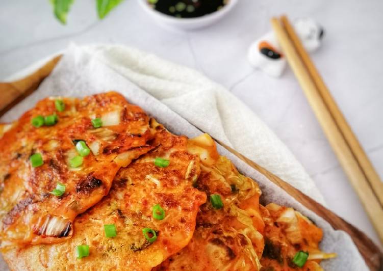 Resepi Kimchijeon (kimchi pancake) yang Mudah