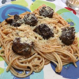Spaguetti con albondiguitas