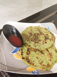 मूंगदाल का चीला (Moong dal cheela recipe in hindi) रेसिपी मुख्य फोटो