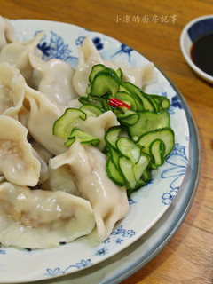 A picture of Pork and Cabbage Dumplings.