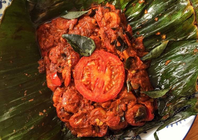 Prawn Pollichathu (Prawn cooked in Plantain leaf)