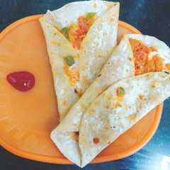 वेज चीज़ रोल्स(Veg cheesy roll recipebin Hindi) रेसिपी मुख्य फोटो
