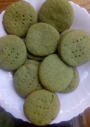 A picture of Wheat grass cookies.