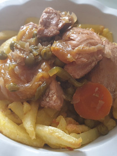 Una foto de Pollo con mango en cocción lenta