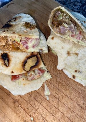 Una foto de Tacos de carne y de pollo 🌮