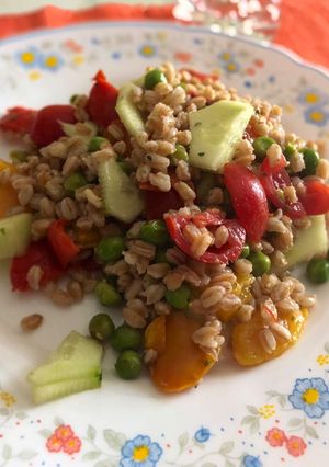 Foto di Insalata di farro con verdure